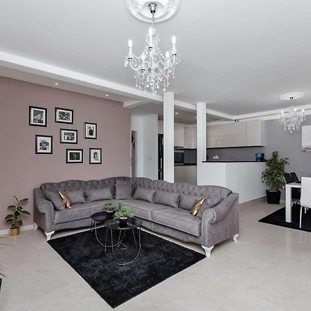 Luxurious Apartment Nino Makarska Buitenkant foto