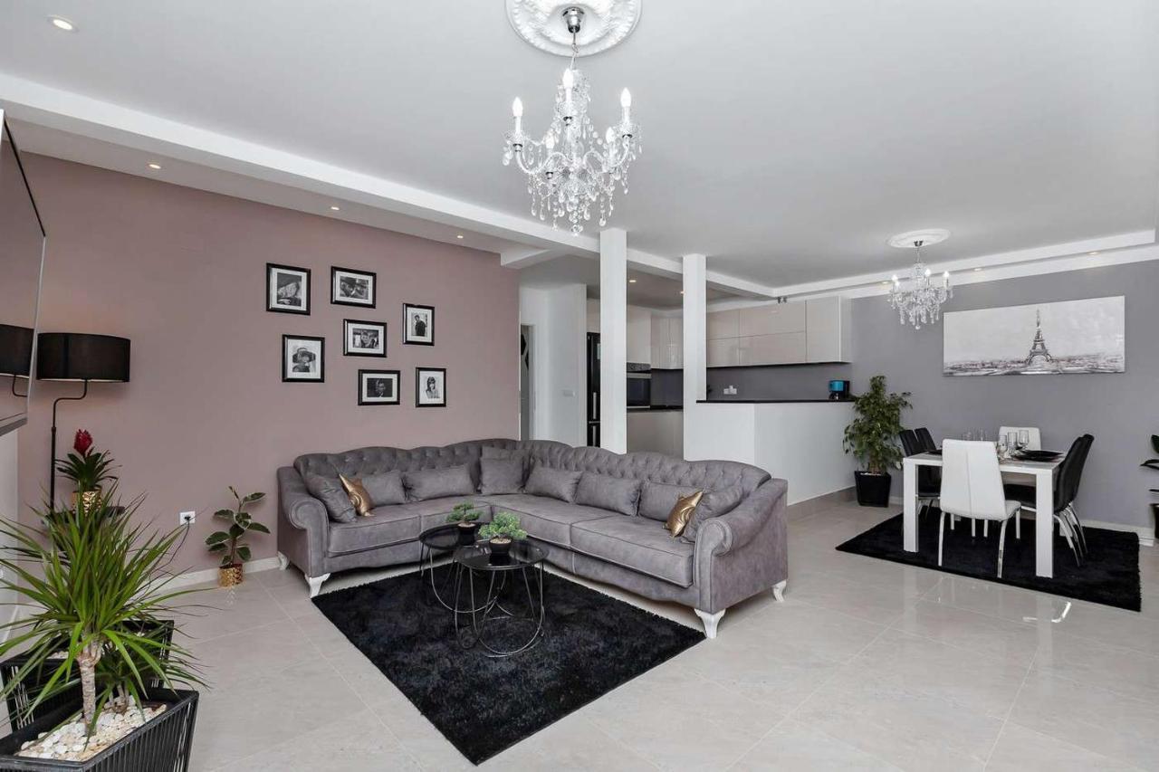Luxurious Apartment Nino Makarska Buitenkant foto