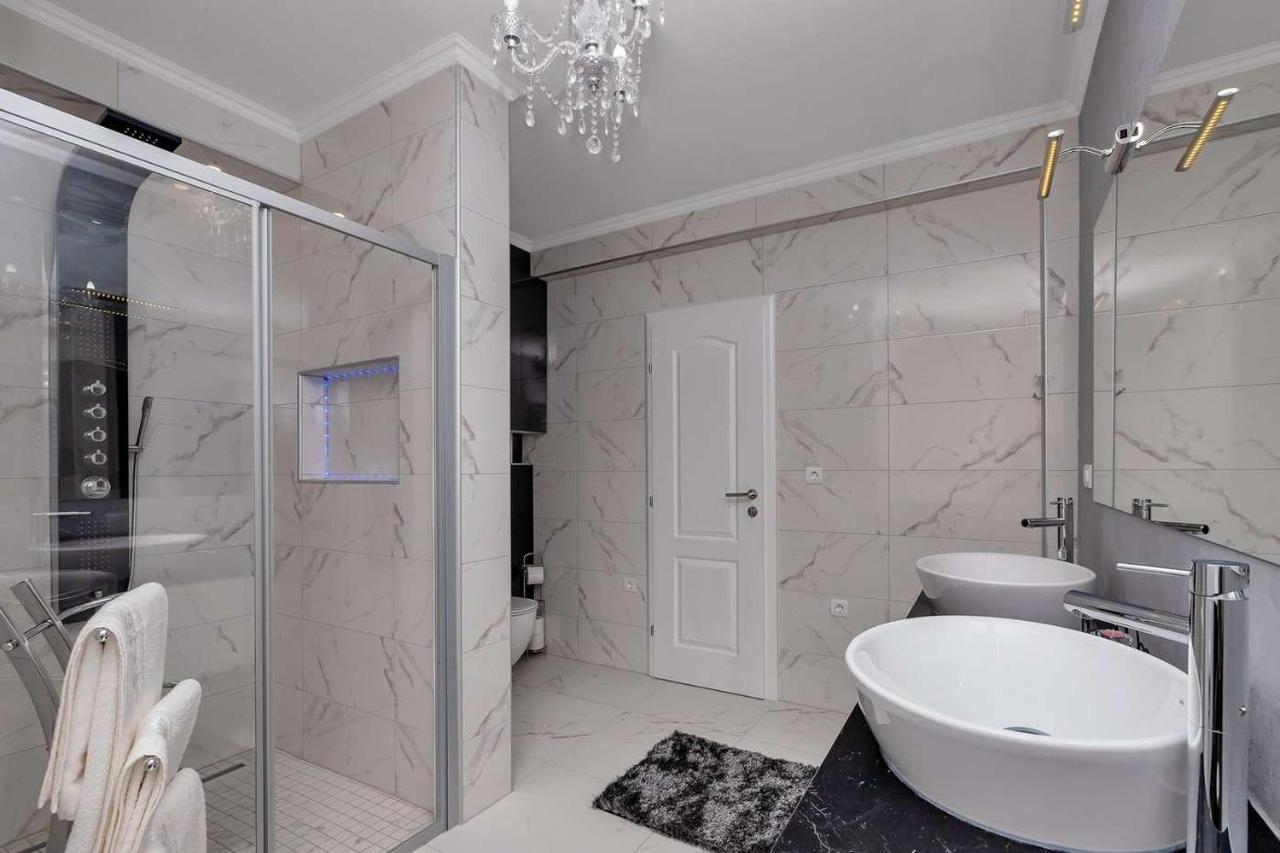 Luxurious Apartment Nino Makarska Buitenkant foto