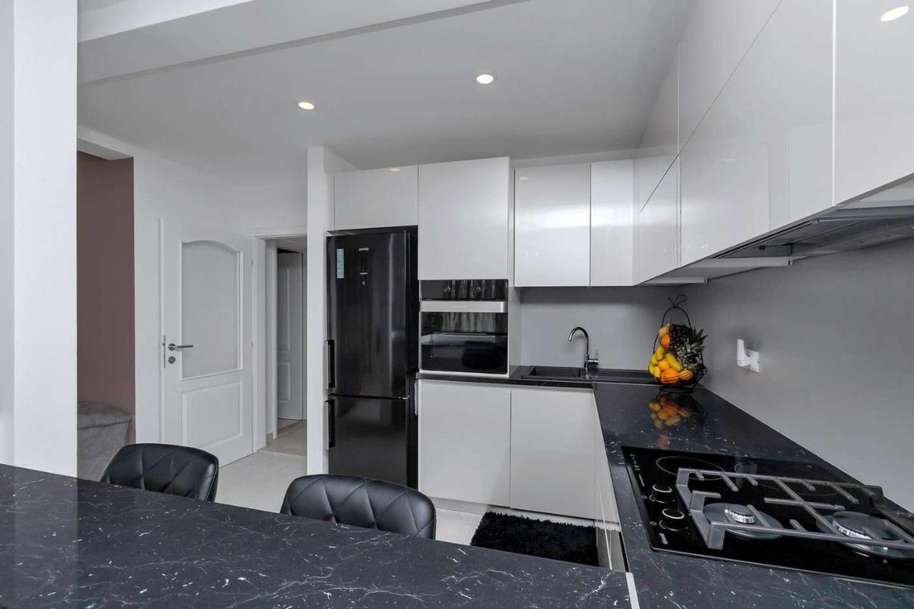 Luxurious Apartment Nino Makarska Buitenkant foto
