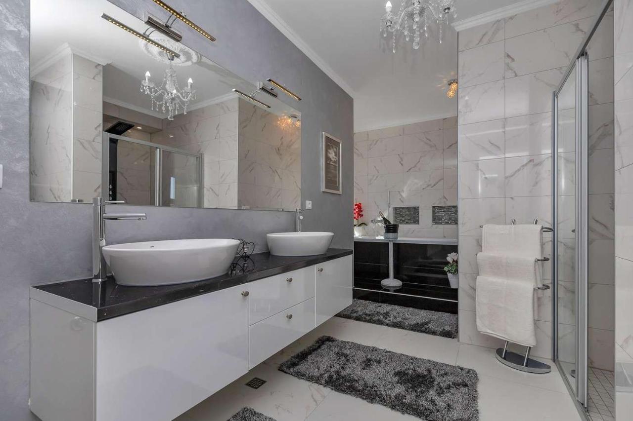 Luxurious Apartment Nino Makarska Buitenkant foto